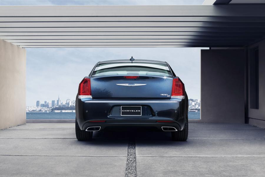  Chrysler 300C Platinum 2015 года  (фото 7 из 47)